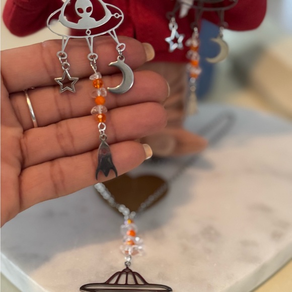 𝑨𝒍𝒊𝒆𝒏 𝑪𝒓𝒚𝒔𝒕𝒂𝒍  𝑬𝒂𝒓𝒓𝒊𝒏𝒈𝒔 - Picture 4 of 4